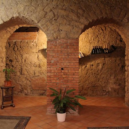 Caravaggio Hotel Наполи Екстериор снимка