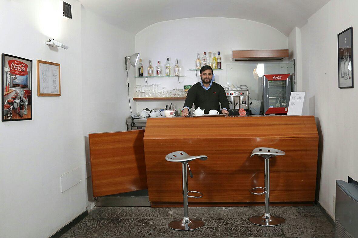 Caravaggio Hotel Наполи Екстериор снимка