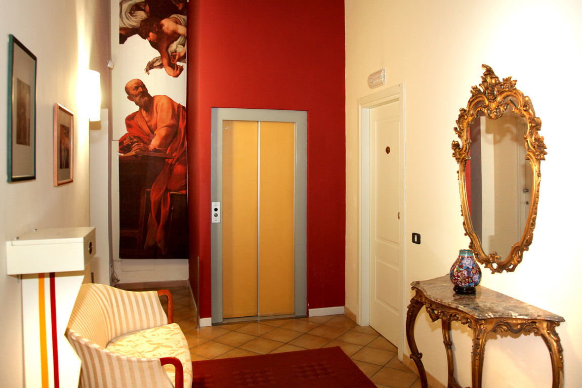Caravaggio Hotel Наполи Екстериор снимка